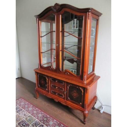 Prachtige Queen Ann vitrine kast