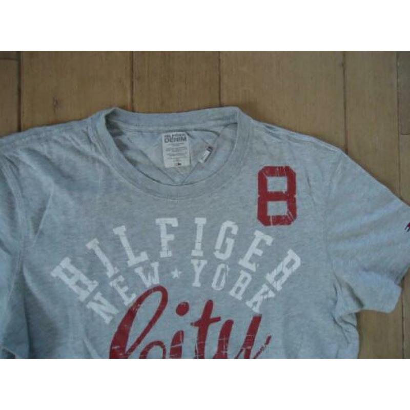 68. Tommy hilfiger denim t-shirt maat s, 46 origineel