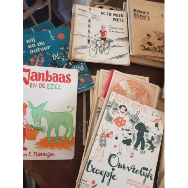 Kinderboekjes oud doos vol