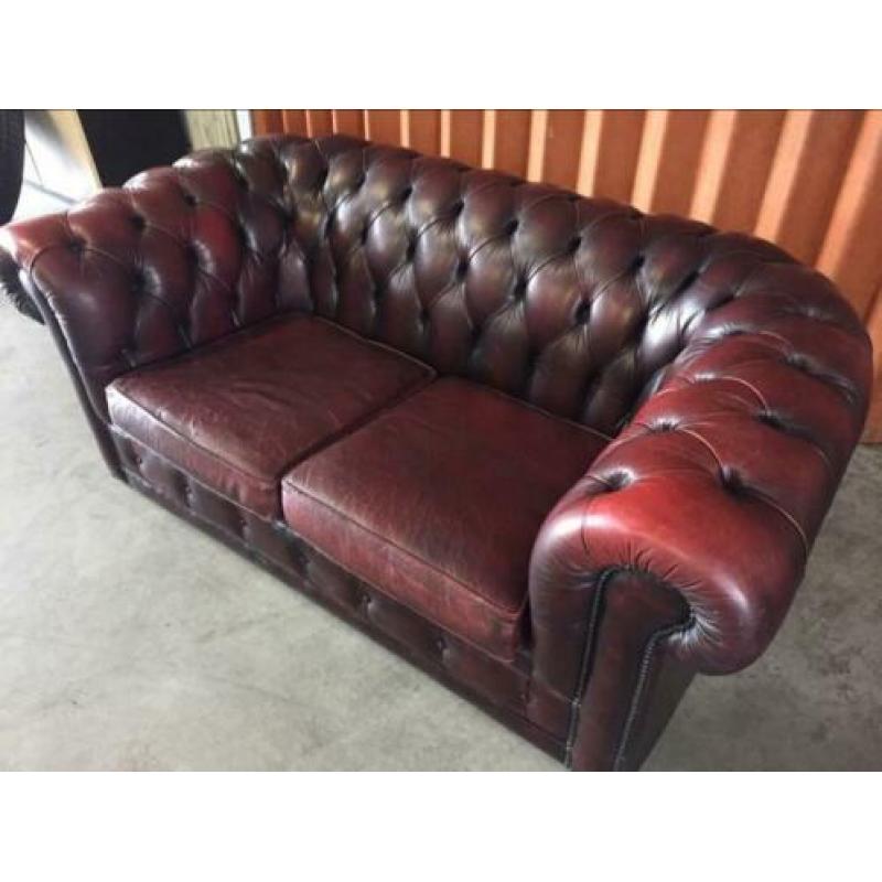 ????Chesterfield vintage bank
