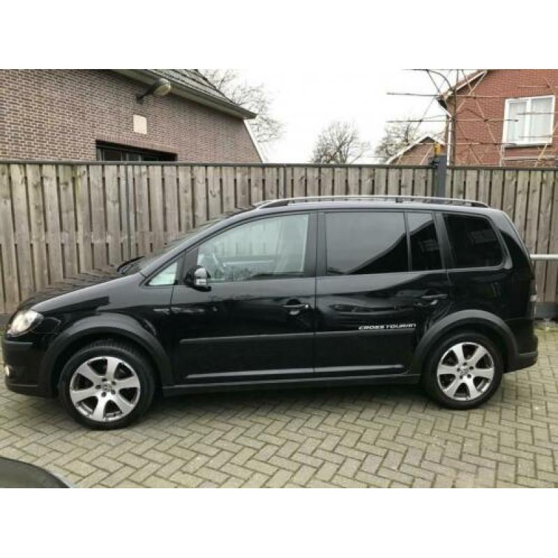 Volkswagen Touran 1.4 TSI 141 PK H6 Cross Clima, Stoelverwar