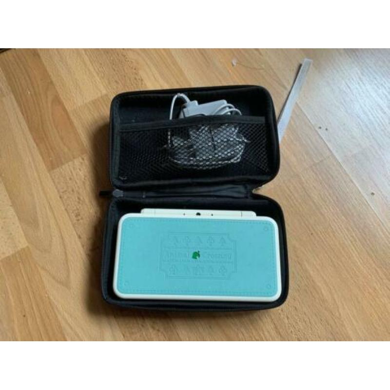 Animal Crossing Nintendo 2DS XL met 2 spellen + hoes