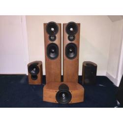 Kef Set | Q7 | Q9c | Q1 Dark Apple Surround set