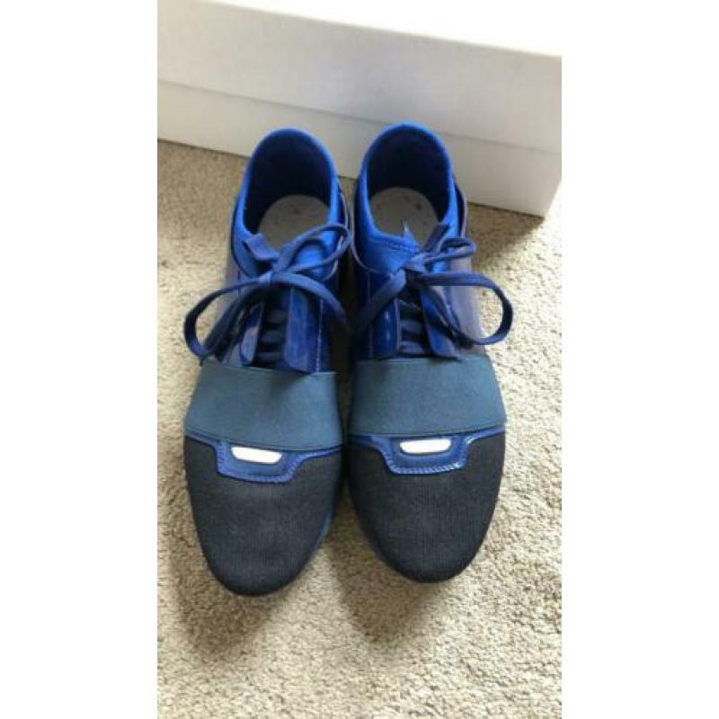 Balenciaga race runner