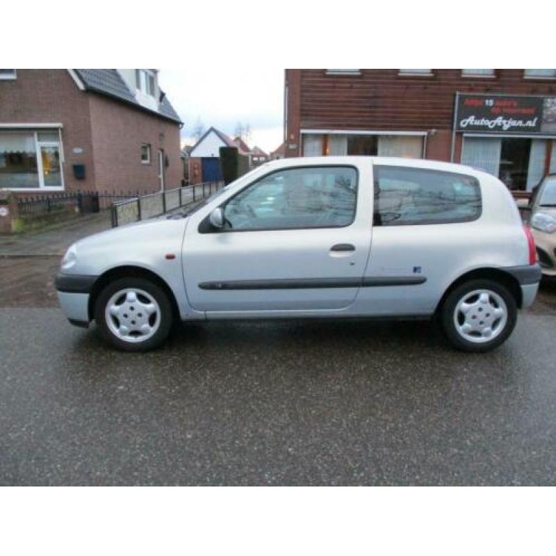Renault Clio 1.2 Nieuwe APK, Remblokken voor nieuw,