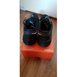 Aangeboden prachtig mooie Nike schoenen.