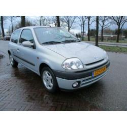 Renault Clio 1.2 Nieuwe APK, Remblokken voor nieuw,
