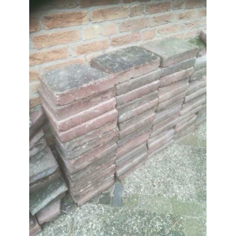 Gratis Tuintegels 30m2 15x30 cm en 8m2 5x20cm