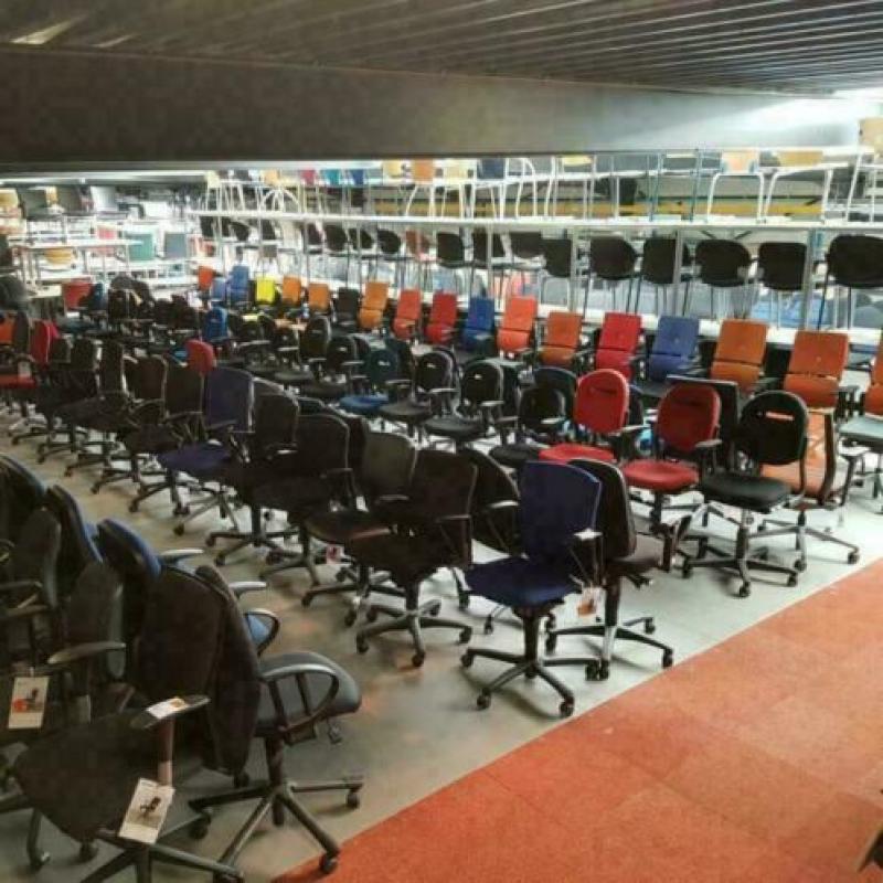 Diverse bureaustoelen merken oa Ahrend, Eromes, HAG, etc