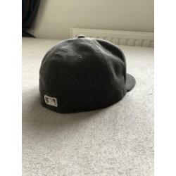 SALE: meerdere petten / snapbacks, o.a. New Era, Black Scale