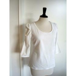 witte top met aangerimpelde mouw maat 40