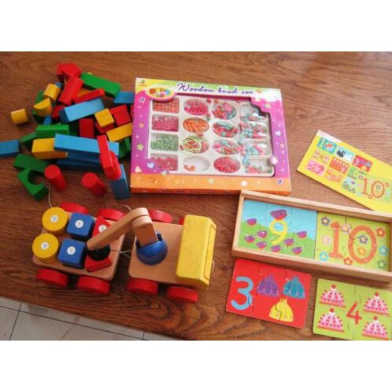 Telraam e.a. houten speelgoed