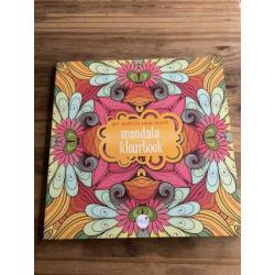 Het achtste enige echte mandala kleurboek