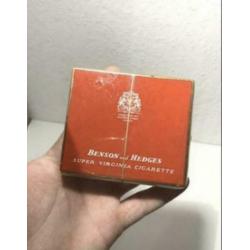 Nieuw verpakte antieke Benson and Hedges sigaretten/sigareni