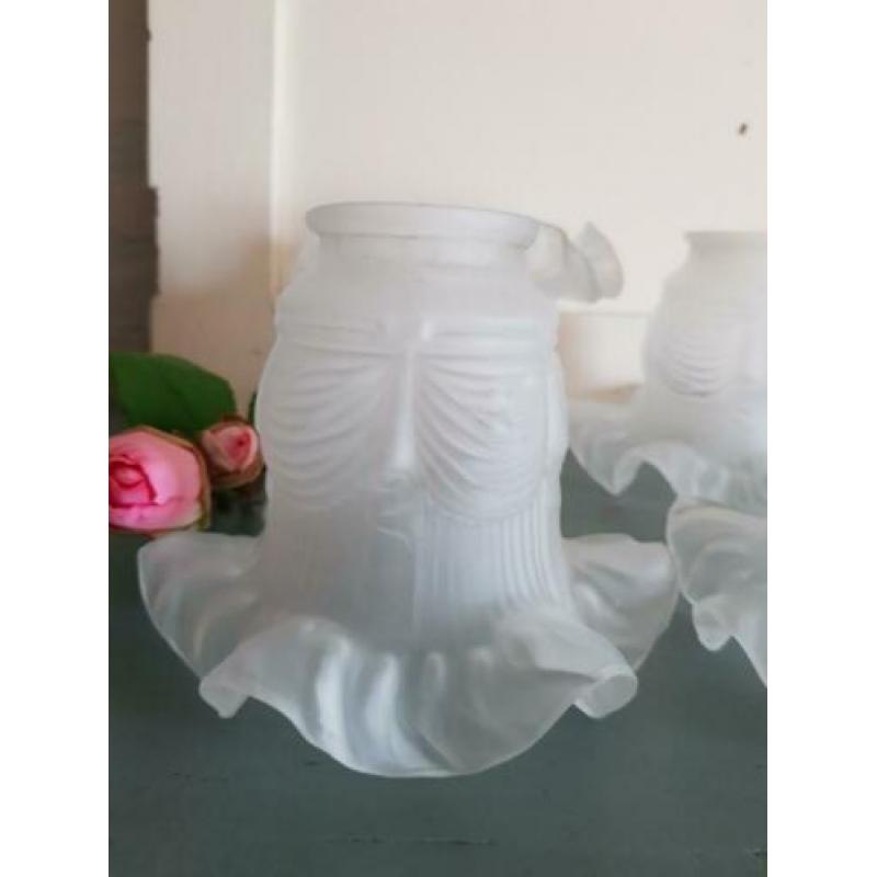 4 oude brocante glazen rokkapjes/lampenkapje/tulp kapje