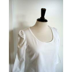 witte top met aangerimpelde mouw maat 40