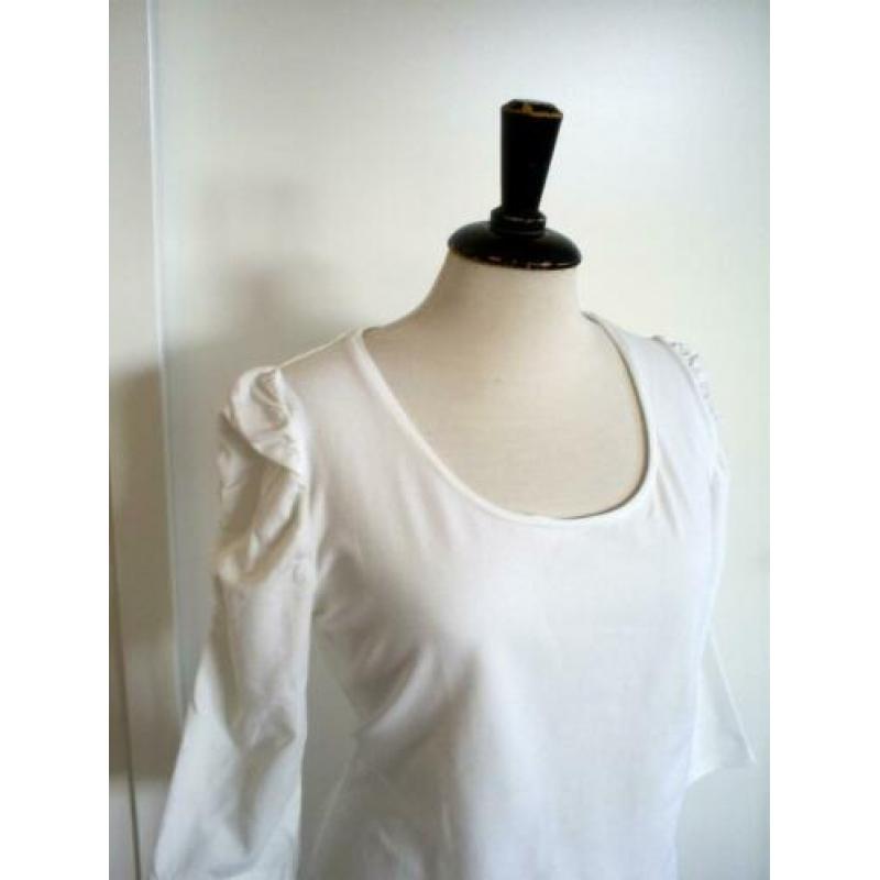 witte top met aangerimpelde mouw maat 40