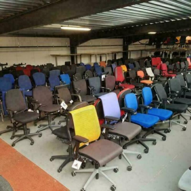 Diverse bureaustoelen merken oa Ahrend, Eromes, HAG, etc