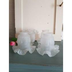 4 oude brocante glazen rokkapjes/lampenkapje/tulp kapje
