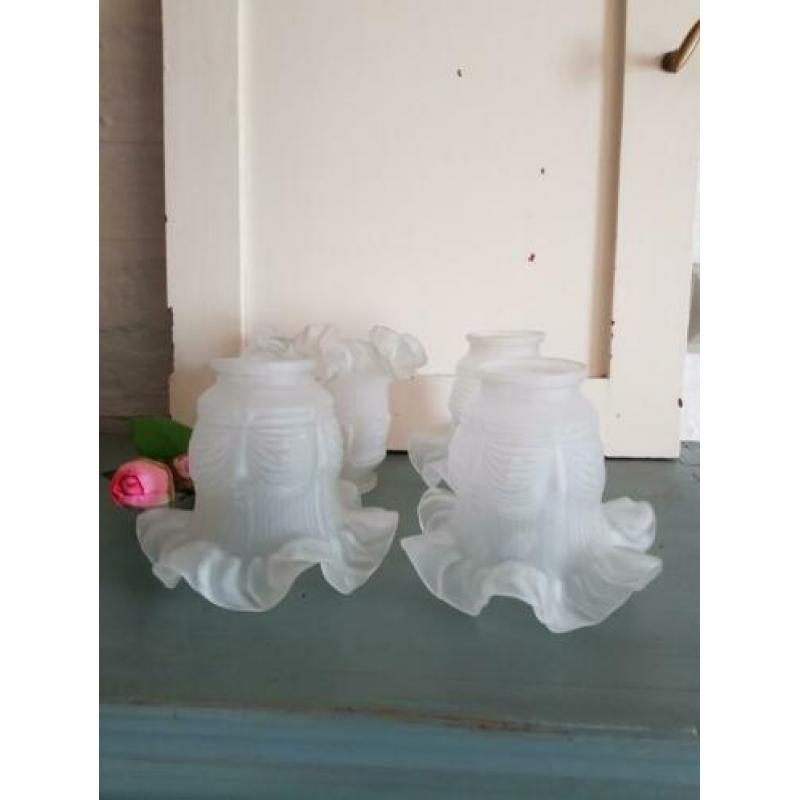 4 oude brocante glazen rokkapjes/lampenkapje/tulp kapje