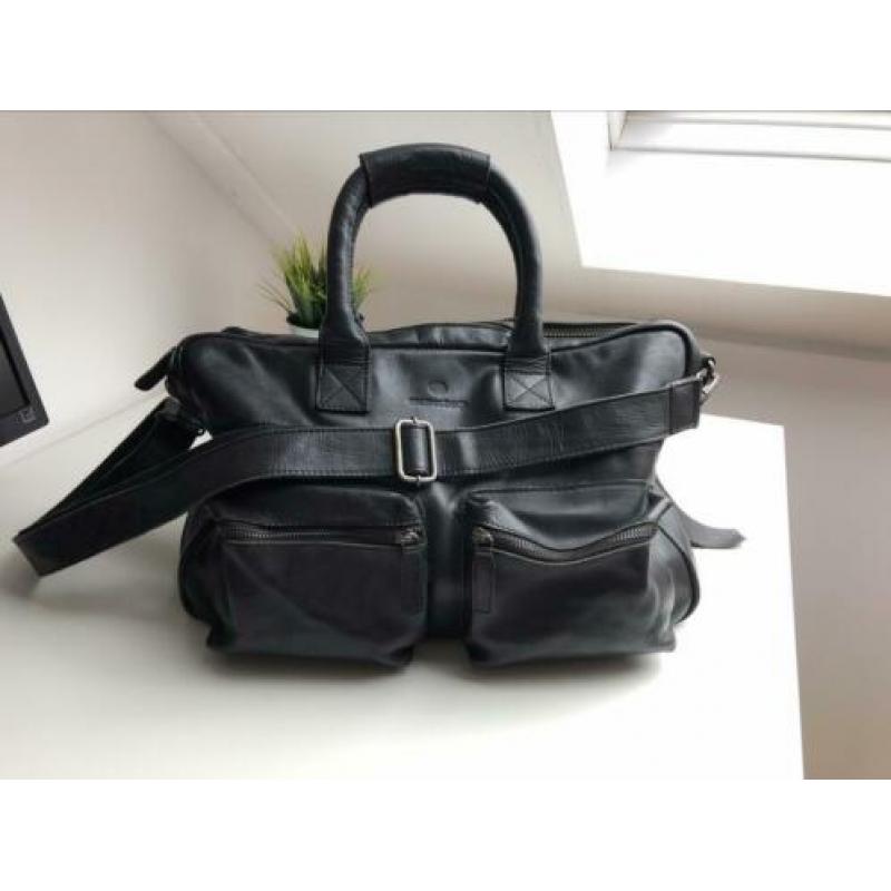 Zwarte leren (luier)tas