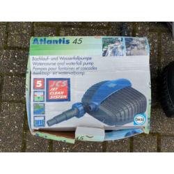 Te koop Oase pomp in de doos