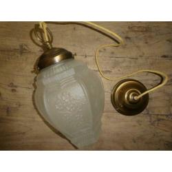 Hanglamp melkglas met bloemmotief en messing kap