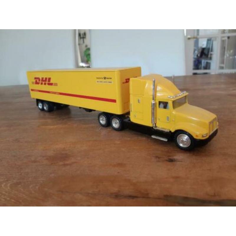 Miniatuur vrachtwagen DHL (nieuw in doos)