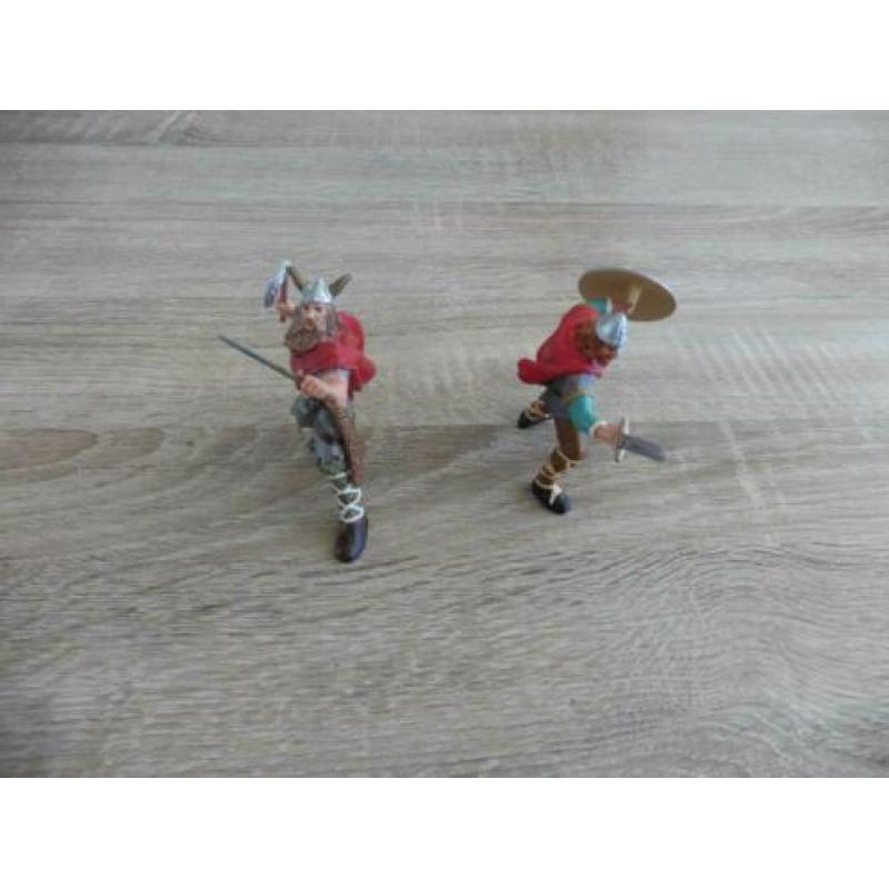 2 Papo Vikingen.