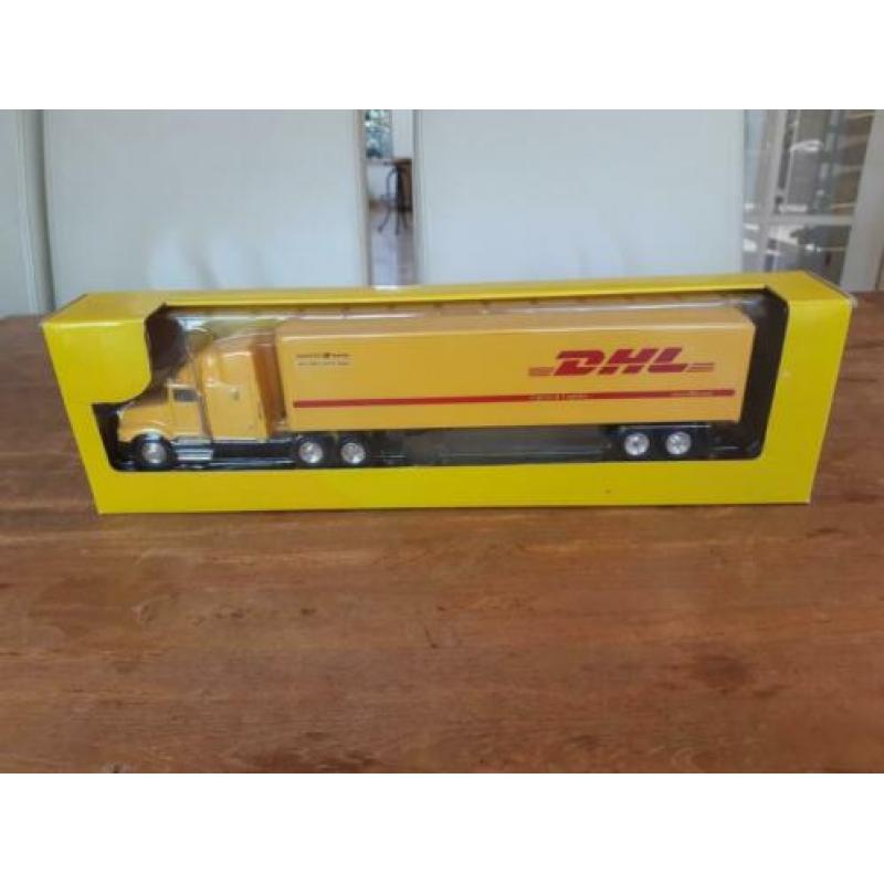 Miniatuur vrachtwagen DHL (nieuw in doos)