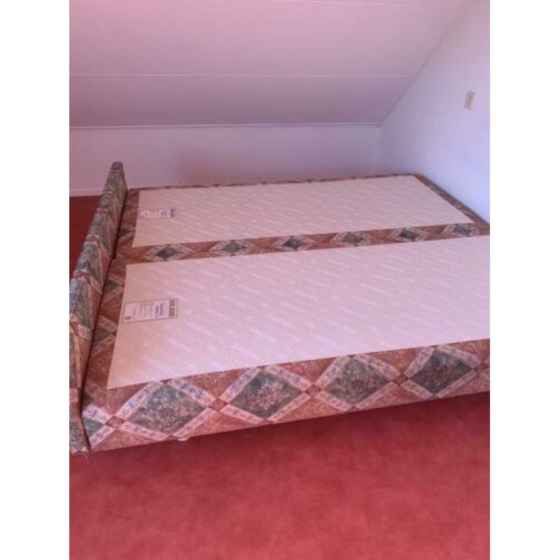 Gratis: 2x boxspring 90cm