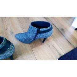 Schoenen /laarsjes / laarzen/ high heels Invito mt 38