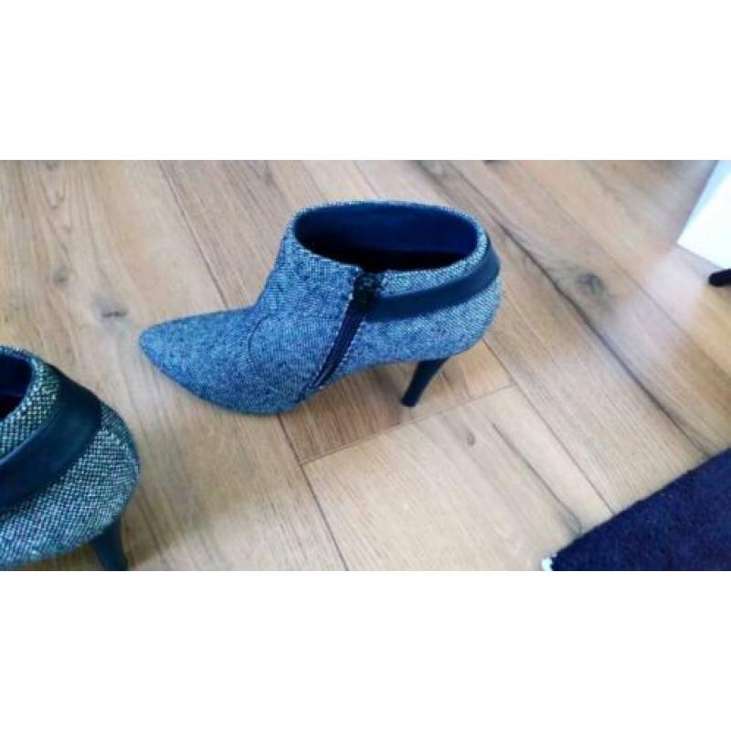 Schoenen /laarsjes / laarzen/ high heels Invito mt 38