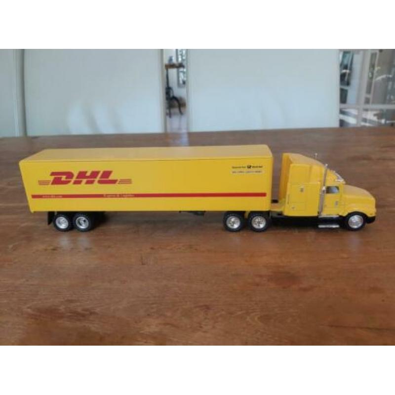 Miniatuur vrachtwagen DHL (nieuw in doos)
