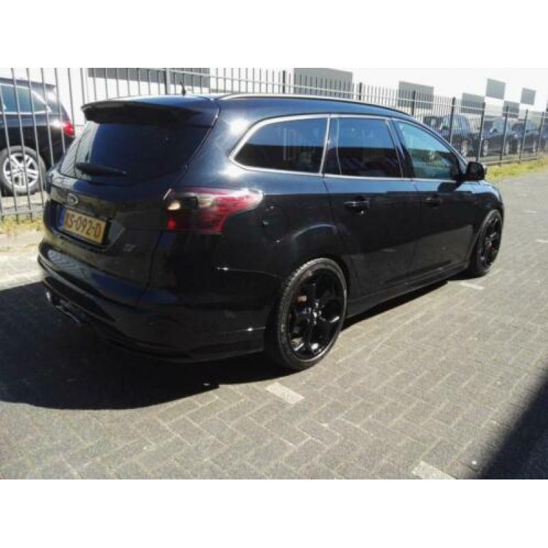 Ford Focus ST3 met 325 PK en 520 NM!!!!