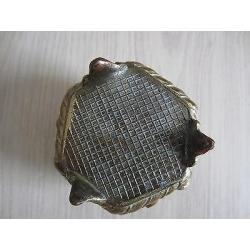 Oud byouteriedoosje met medaillon