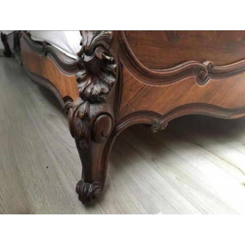 Antiek bed twijfelaar