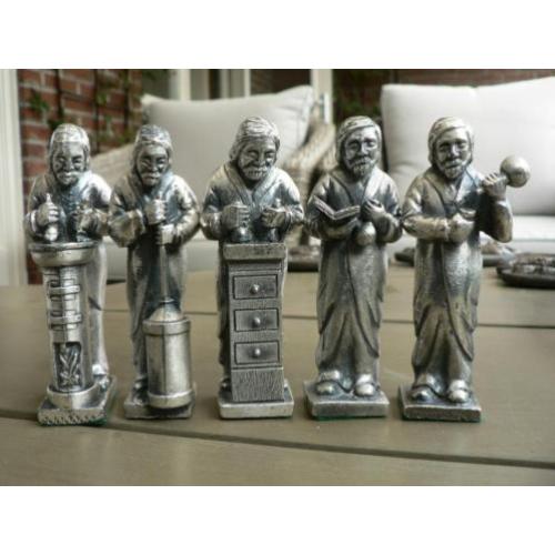 5 Zilvertinnen figuren