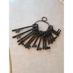 Ring met 15 sleutels - leuk als decoratie
