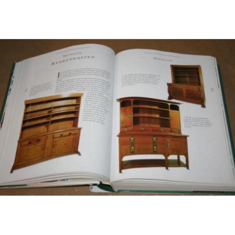 Dikke pil - De Grote Geïllustreerde Antiek Encyclopedie !!