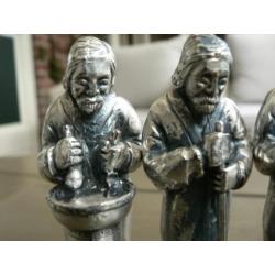 5 Zilvertinnen figuren