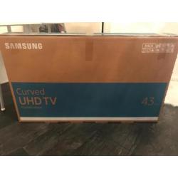 Samsung UHD TV curved 4K tv 43inch zo goed als nieuw