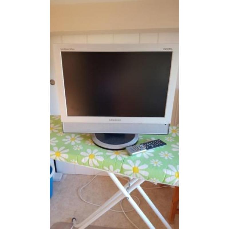 Samsung syncmaster 941mw lcd tv/monitor