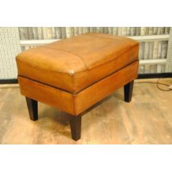 schapenleren hocker