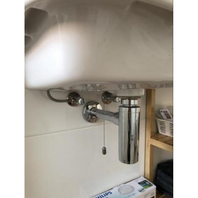Wasbak Villeroy & Boch met Grohe mengkraan