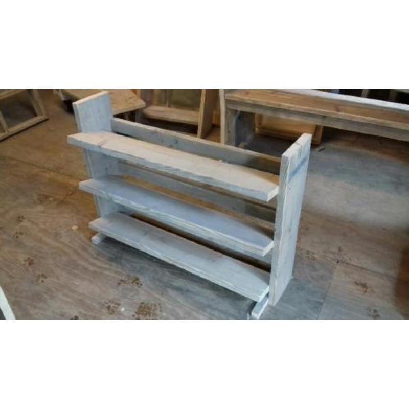 schoenenrek van gebruikt steigerhout steigerplanken
