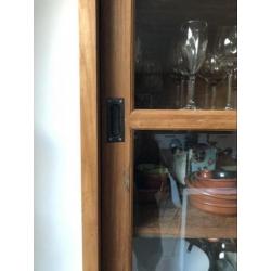 Toffe apothekerskast van teak