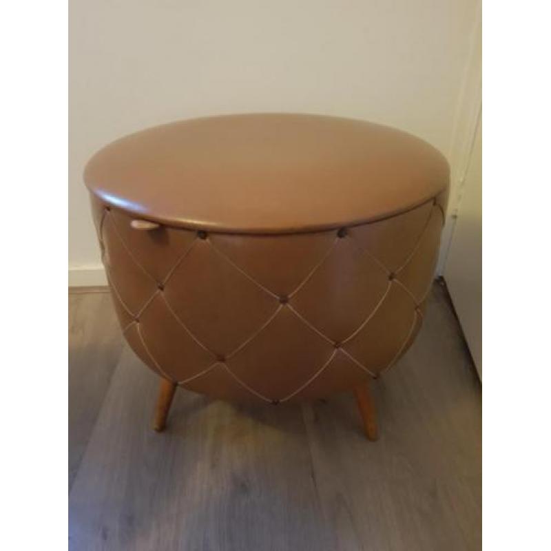 Retro leren poef