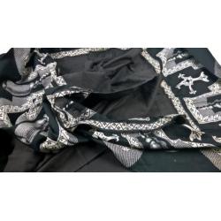 gordijn zwart met decoratierand 4m x 1.85m