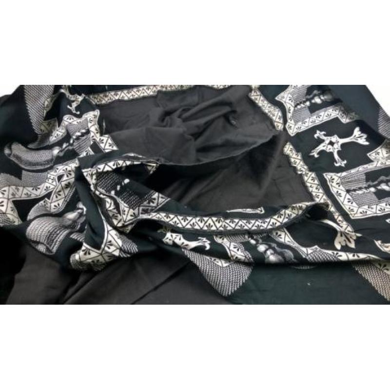 gordijn zwart met decoratierand 4m x 1.85m
